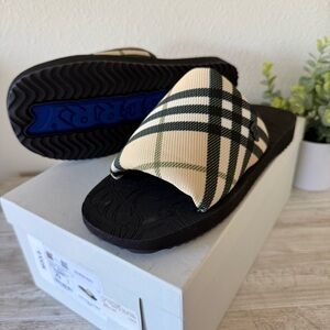 New Burberry Check Trek Fabric, Rubber sole slide sandals size 43, US 10